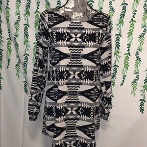 EUC Size Small Aztec Dress D3
